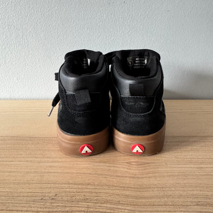 Airwalk / Black suede sneaker / J1