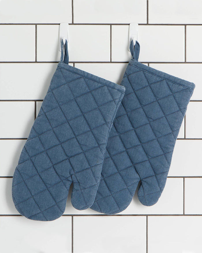 Danica Heirloom, Stonewash Oven Mitt, Midnight