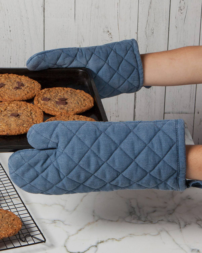 Danica Heirloom, Stonewash Oven Mitt, Midnight