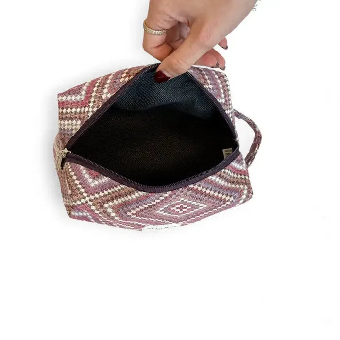 De La Mur Lines - Squared Makeup Bag in Nana