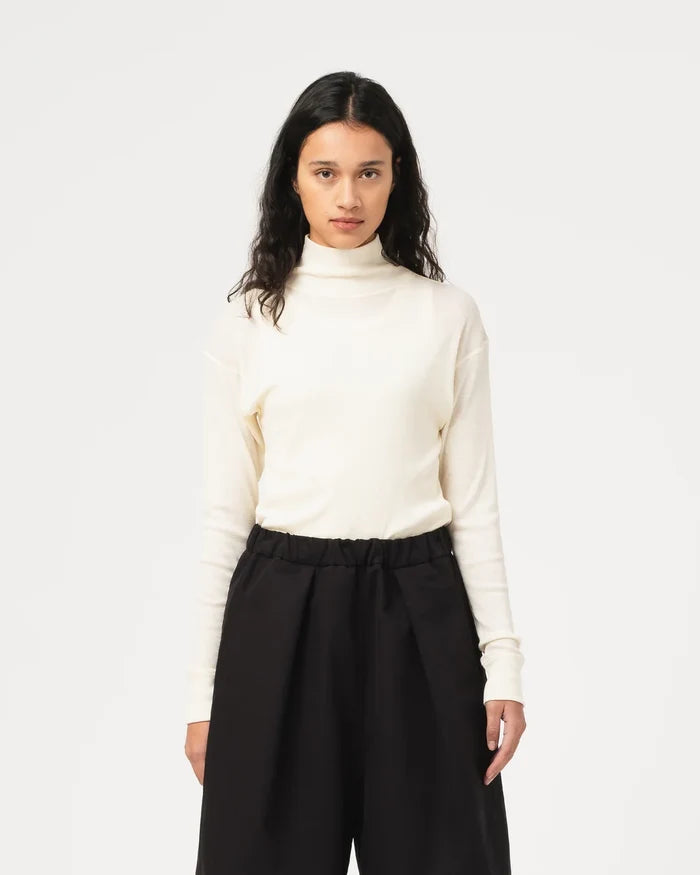 Girls of Dust - Rib Wool Turtleneck in Off White