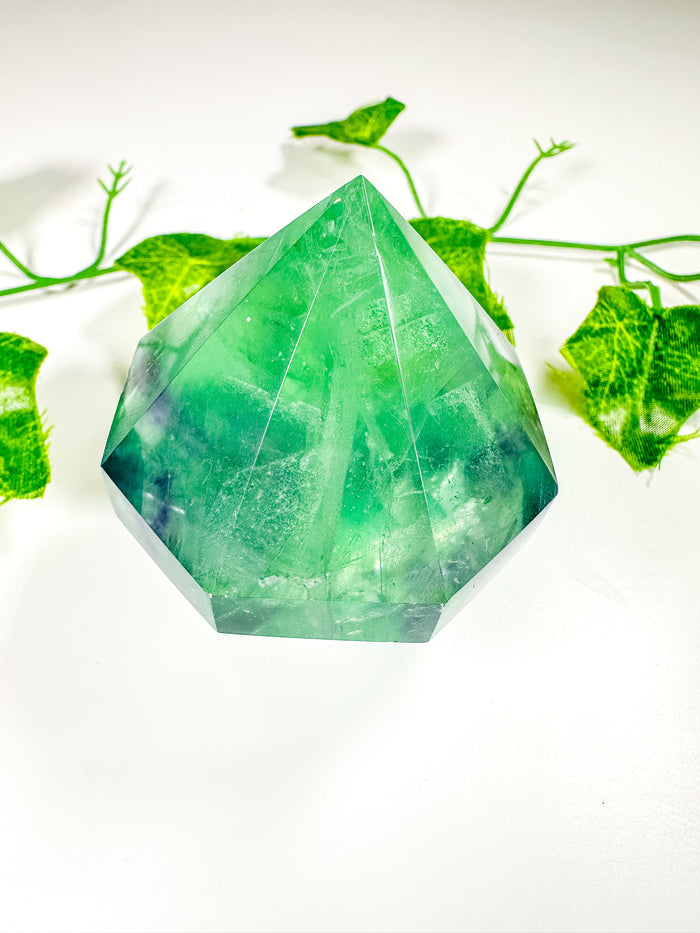 Green Emerald Fluorite Gem Cut Diamond (38F)