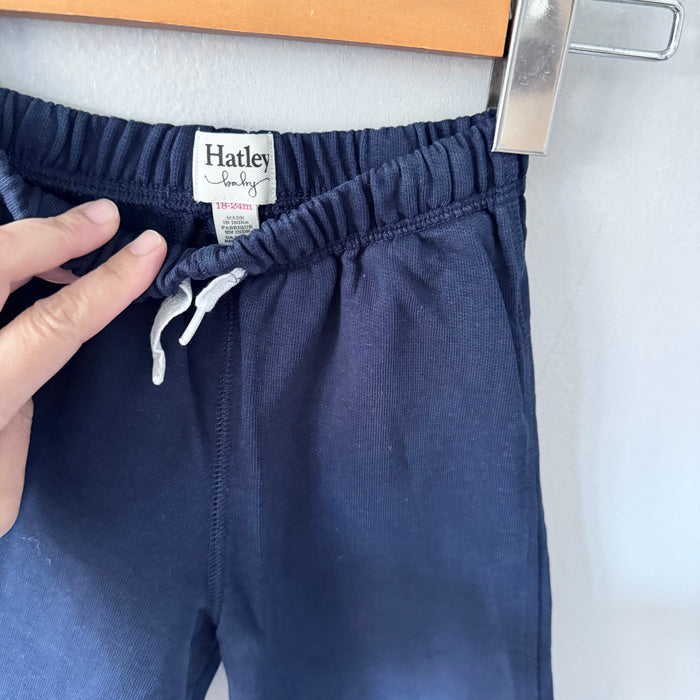 Hatley / Navy sweatpants / 18-24M