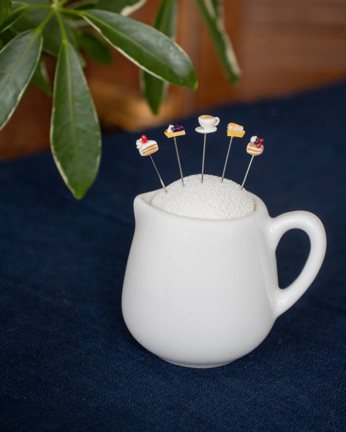 Hiro, Pin with Cushion, Tea Time