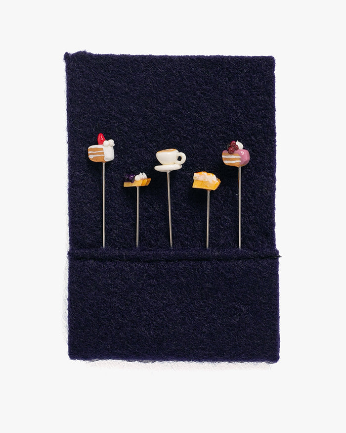 Hiro, Pin with Cushion, Tea Time