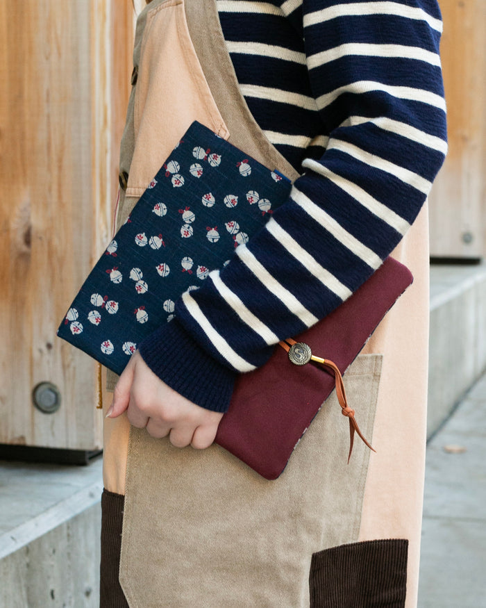 Kiriko Original iPad Cover, Suzu with Solid Burgundy