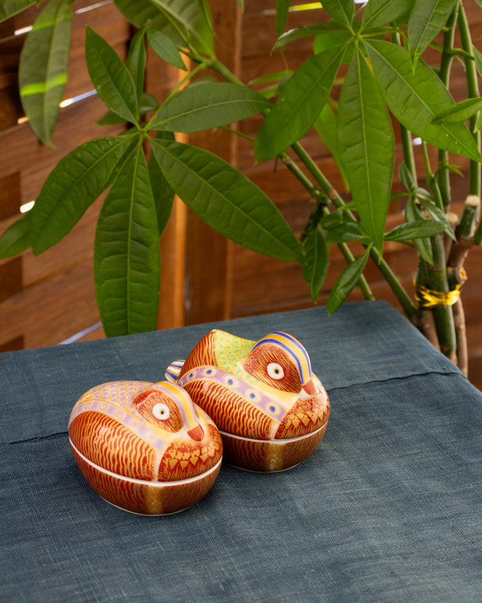 Kouraku Kiln Bowl with Lid, Oshidori, Female