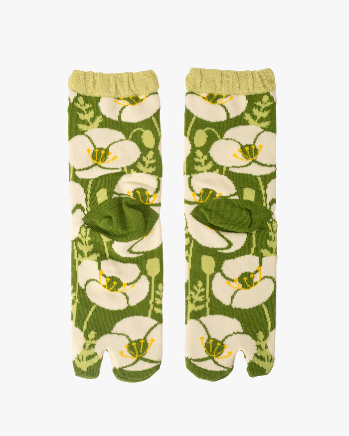 Kurochiku, Tabi Socks, Crew, Green with White and Yellow Flowers- S/M