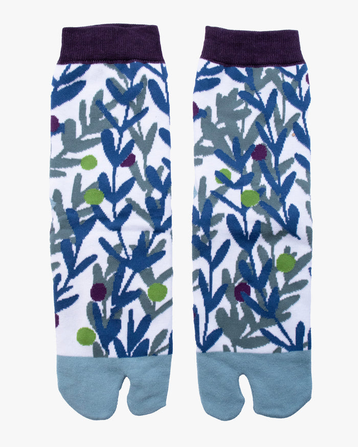 Kurochiku, Tabi Socks, Crew, White with Blue and Teal Leaves (S/M)