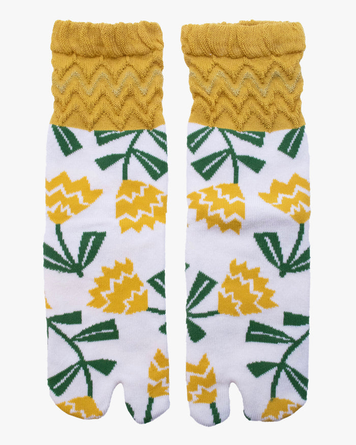 Kurochiku, Tabi Socks, Crew, White with Yellow and Green Flowers (S/M)