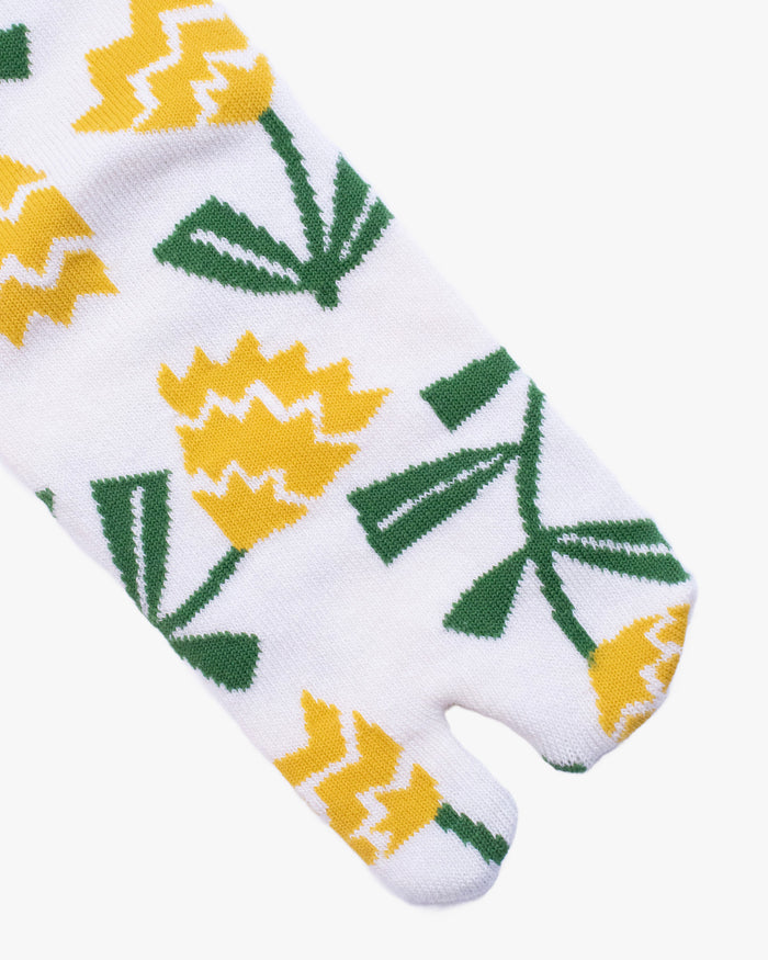 Kurochiku, Tabi Socks, Crew, White with Yellow and Green Flowers (S/M)