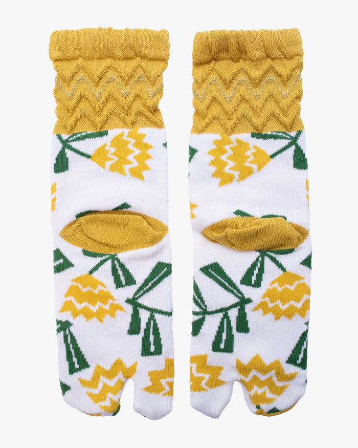 Kurochiku, Tabi Socks, Crew, White with Yellow and Green Flowers (S/M)