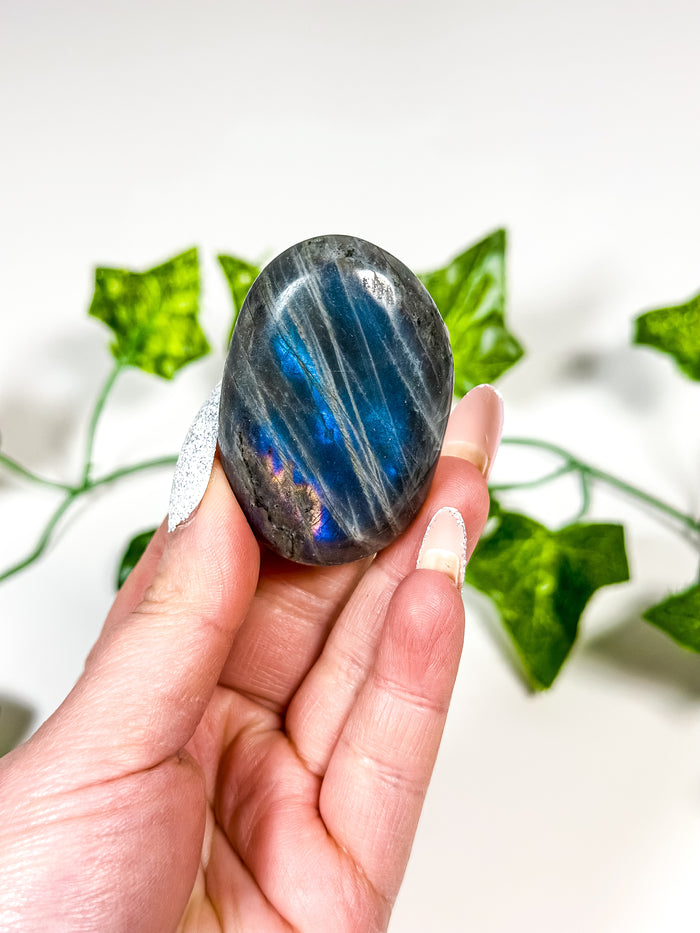 Labradorite Palmstone (7K)