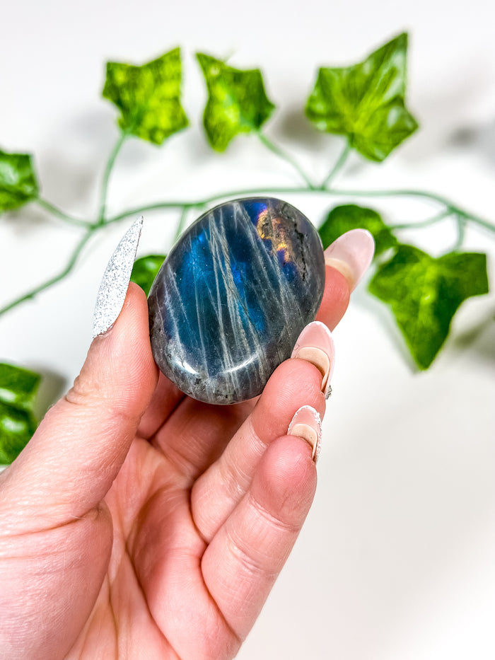 Labradorite Palmstone (7K)