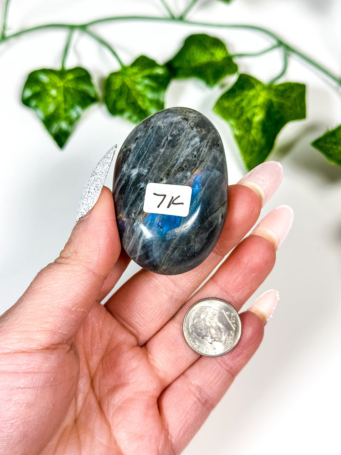 Labradorite Palmstone (7K)