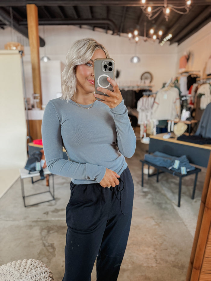 Long Sleeve Basic in Blue