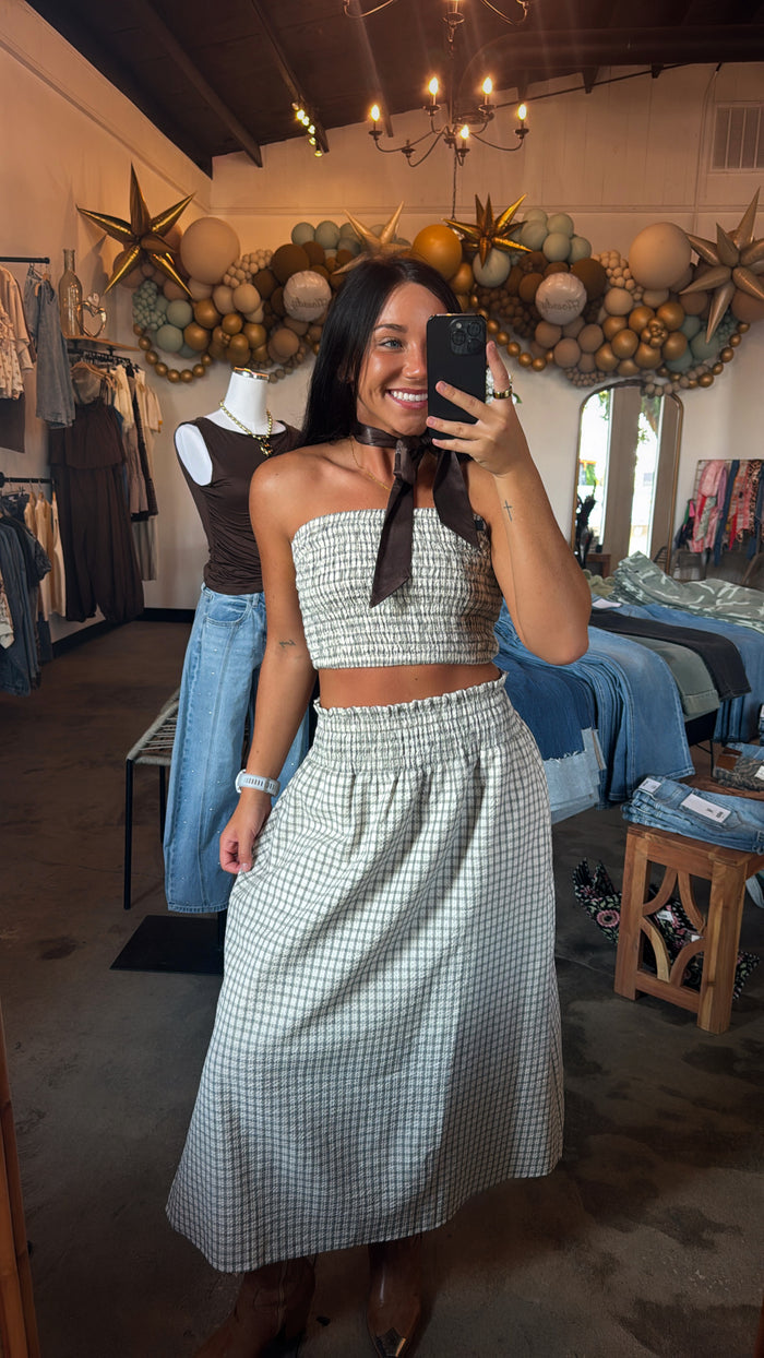 Off White Skirt Set