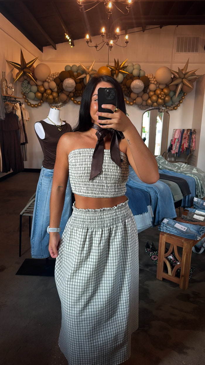 Off White Skirt Set