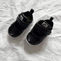 Nike / Running Shoes / US4