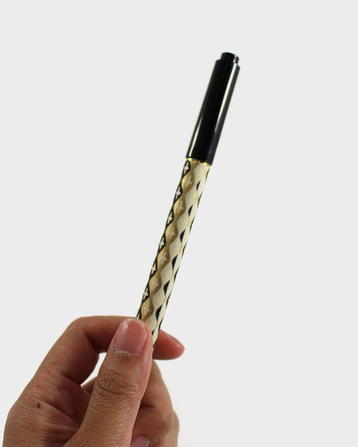 Shogado Calligraphy Brush Pen, Classic Series #18, Black and Gold Tachiwaku Cross