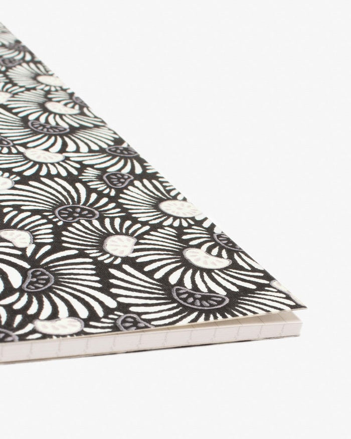 Shogado Watoji Notebook, Ginger Series, Flower Black (L)