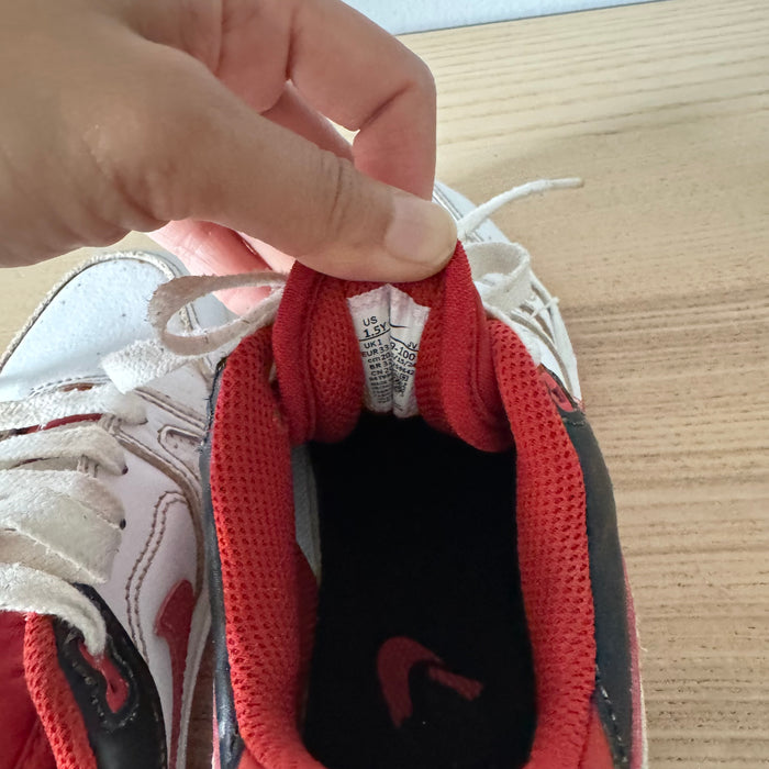 Nike / Sneaker / J1.5