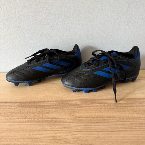 Adidas / Soccer cleats / J1