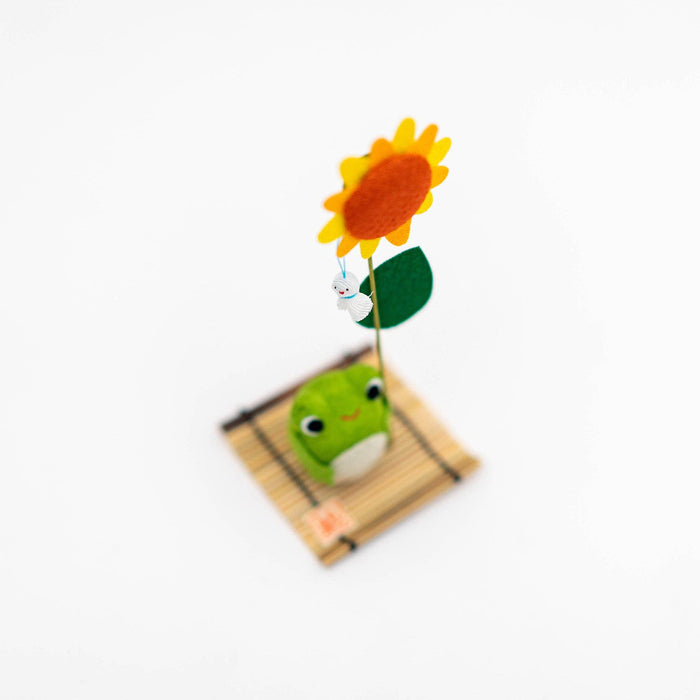U PLUS INC, Ryukodo Frog and Sunflower Figurine