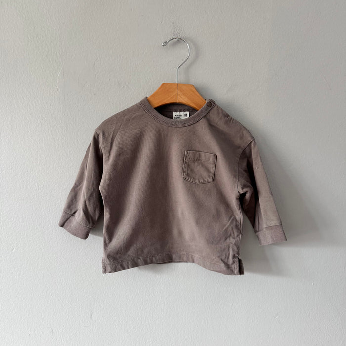 Uniqlo / Grey long sleeve T-shirt / 12-18M