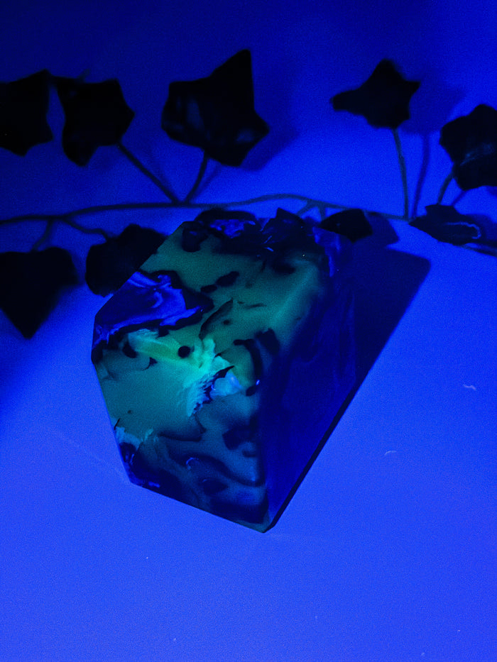 Volcanic Agate Standing Cube (UV) 45C