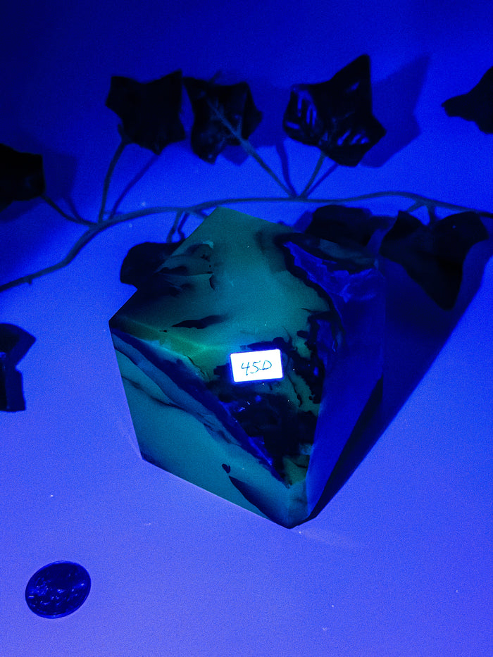 Volcanic Agate Standing Cube (UV) 45D